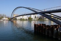 Die Dreiländerbrücke, welche die Städte Huningue und Weil am Rhein verbindet.